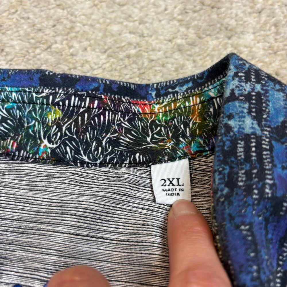 Robert Graham Abstract Pattern Flip Cuff Button U… - image 7